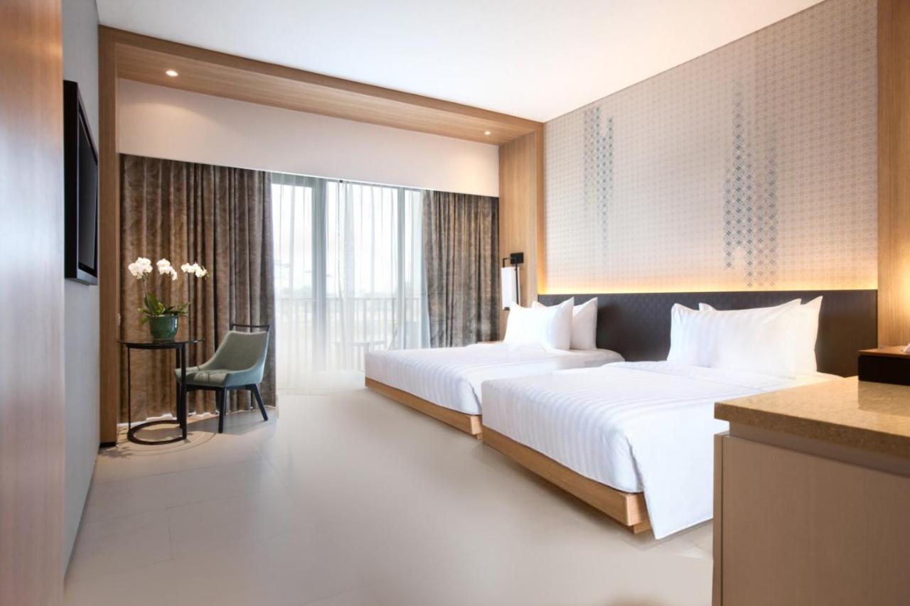 Hotel Santika Premiere Bandara Palembang Exterior photo