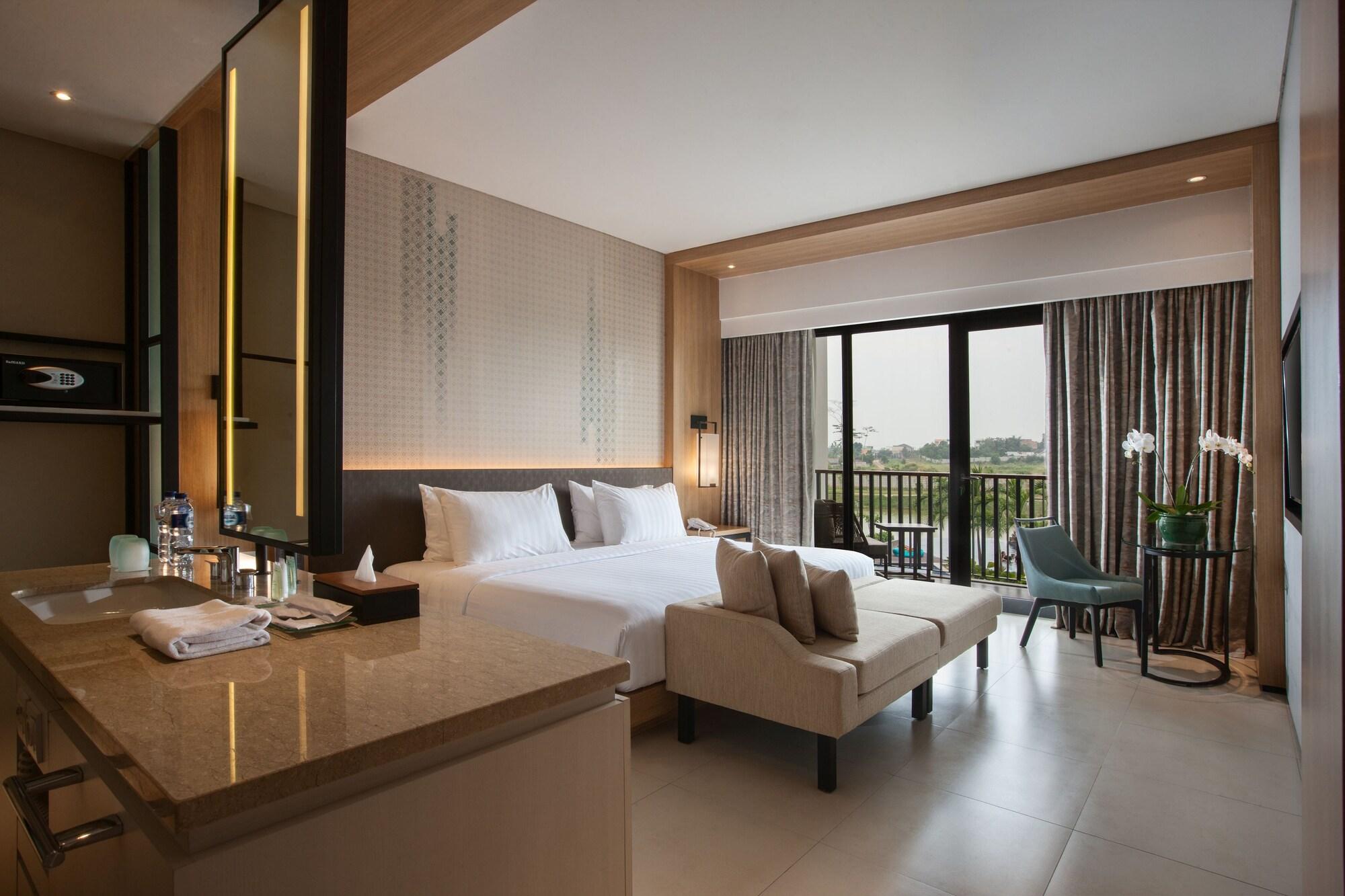 Hotel Santika Premiere Bandara Palembang Exterior photo