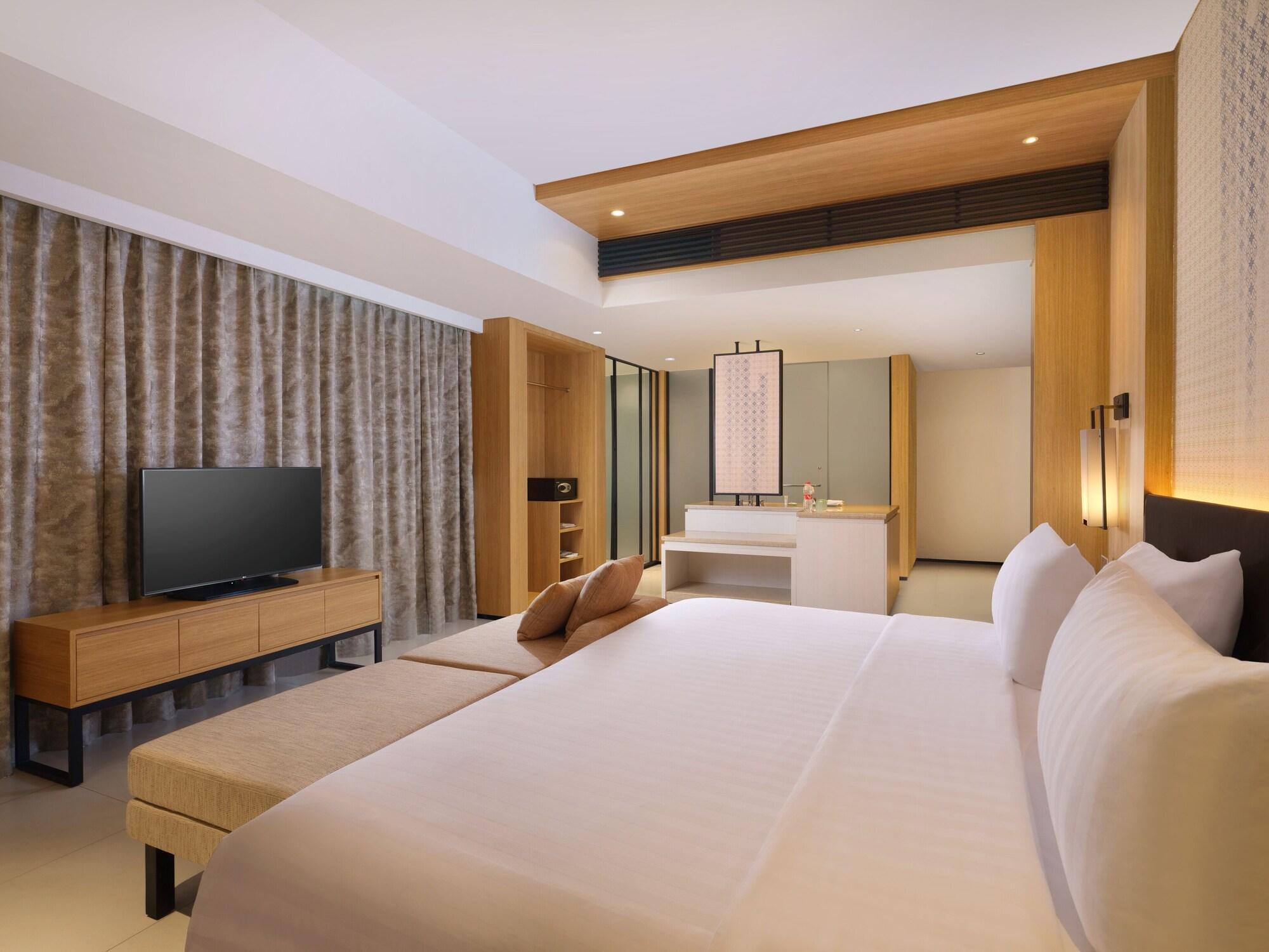Hotel Santika Premiere Bandara Palembang Exterior photo