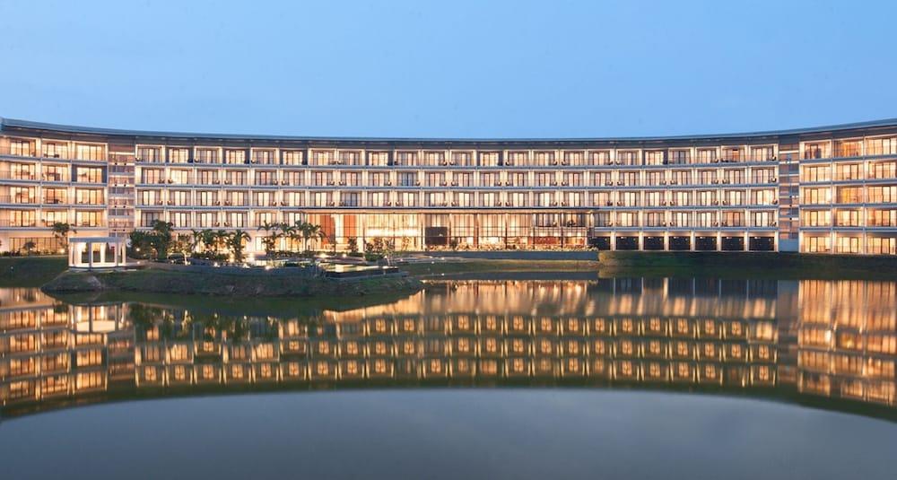 Hotel Santika Premiere Bandara Palembang Exterior photo