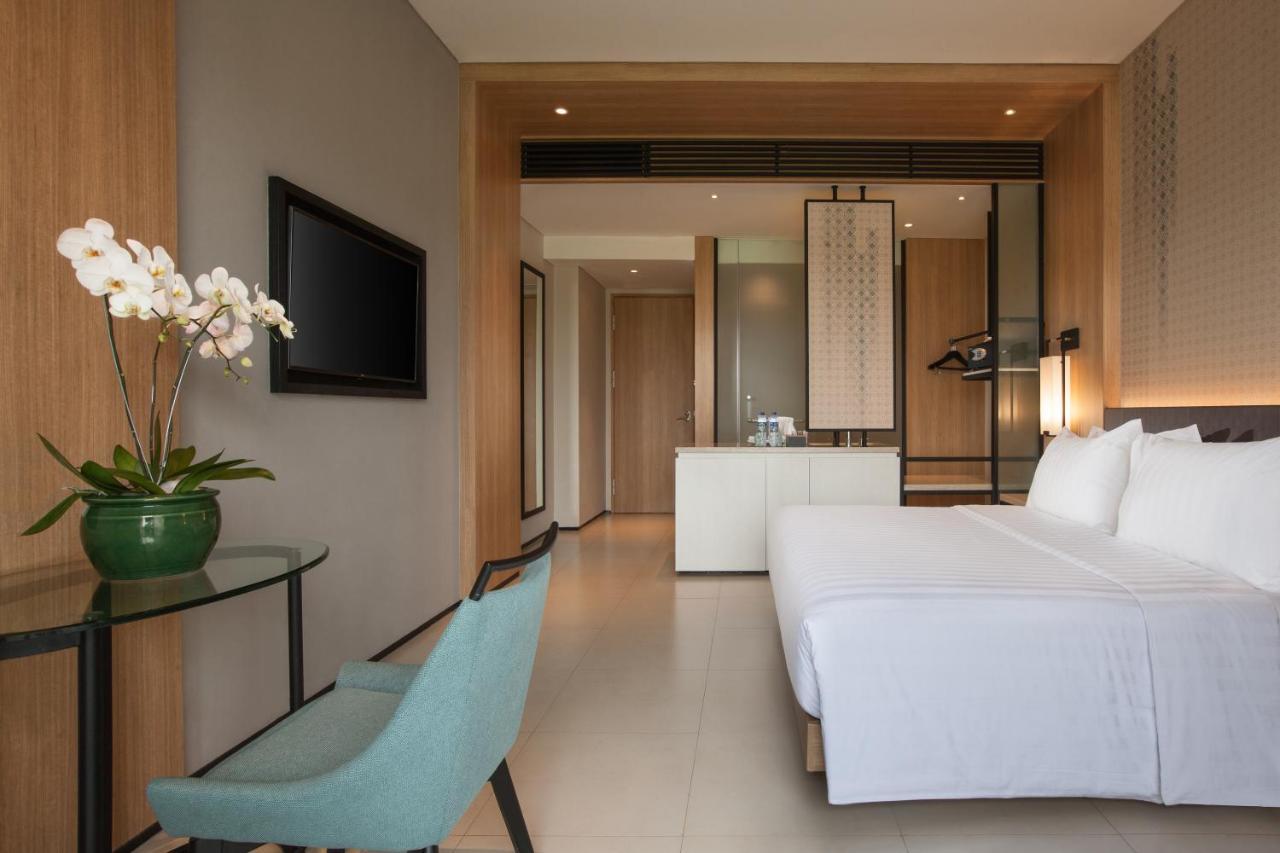 Hotel Santika Premiere Bandara Palembang Exterior photo